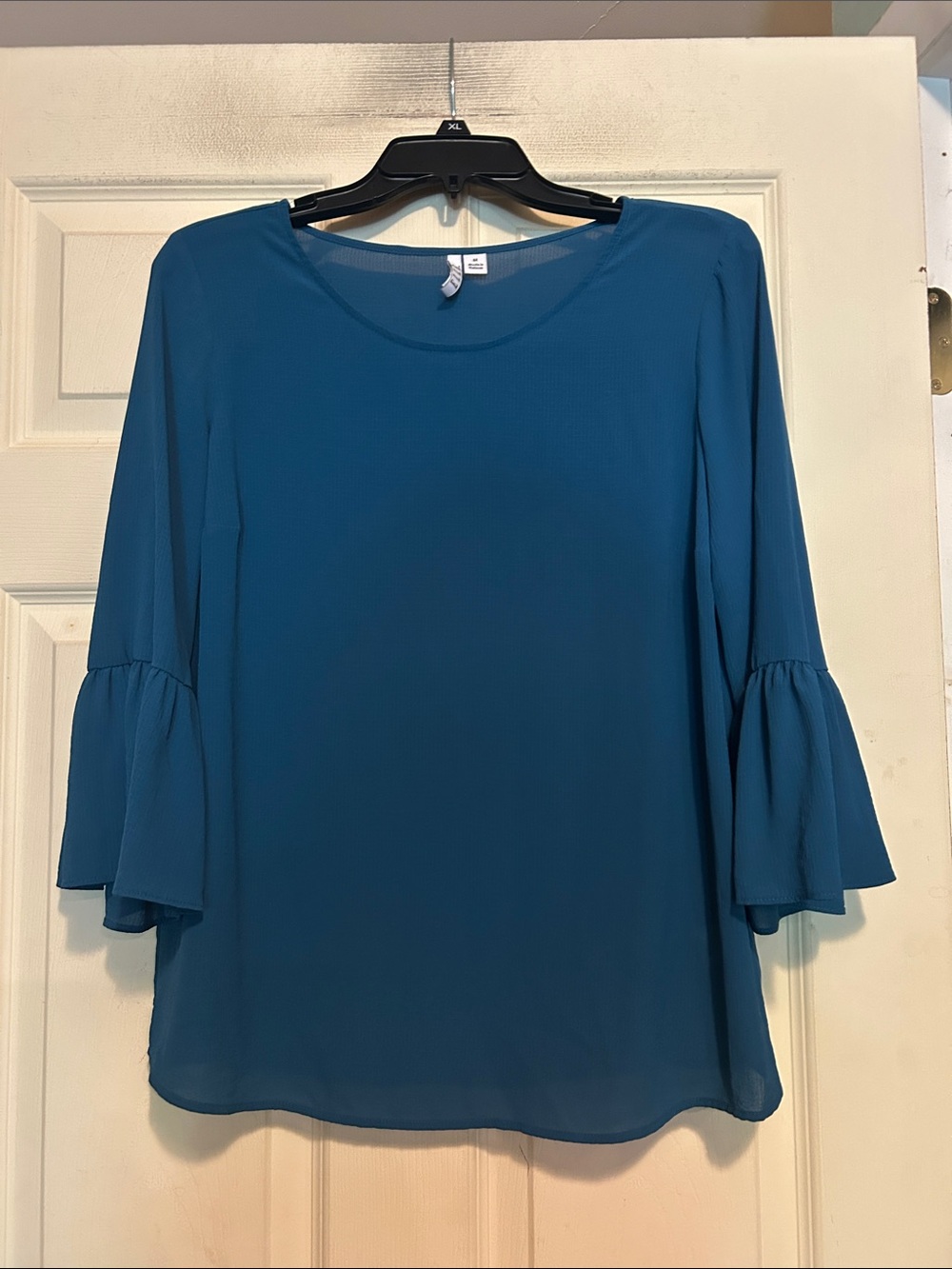 Elle Bell Sleeve Blue Top Size Medium